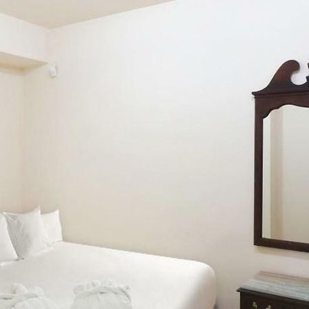 Apartment In The Center Of Yerevan By The Republic Square Exterior photo